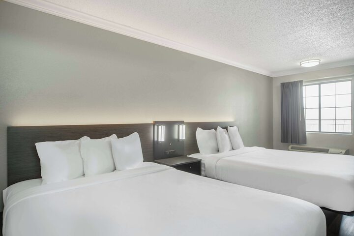 Room 5 of 25