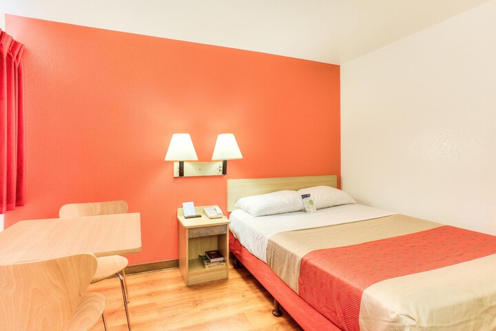 Motel 6 Tigard OR - Portland South - Lake Oswego