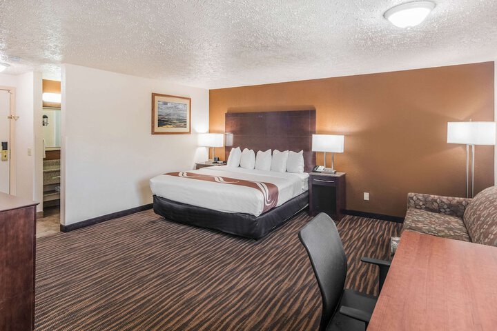 Room 28 of 37