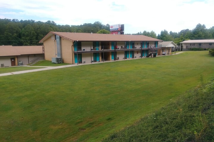 Property Grounds 29 of 32