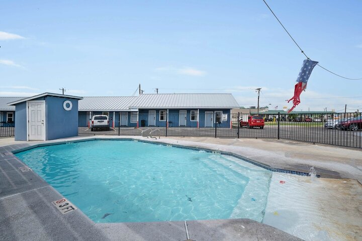 Pool 7 of 67