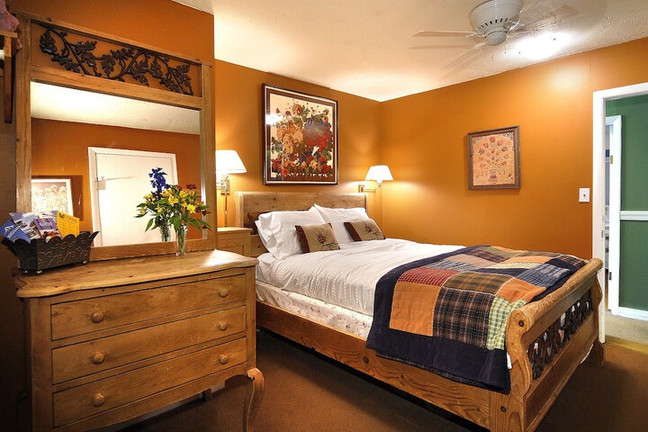 Room 32 of 64
