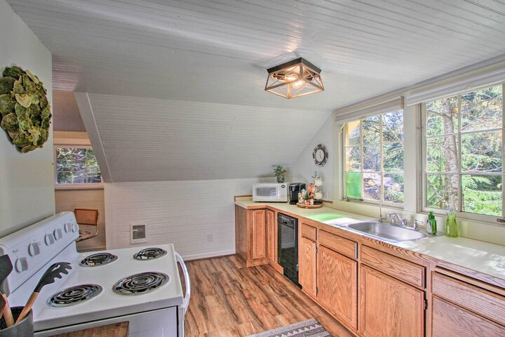 Owls Nest Studio w / Hot Tub: Hike Nearby!
