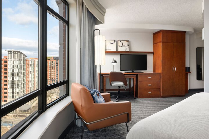 Room 27 of 61