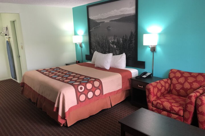 Super 8 by Wyndham Yreka