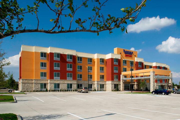 Fairfield Inn & Suites by Marriott Dallas Plano / The Colony