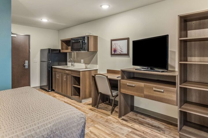 Room 17 of 33