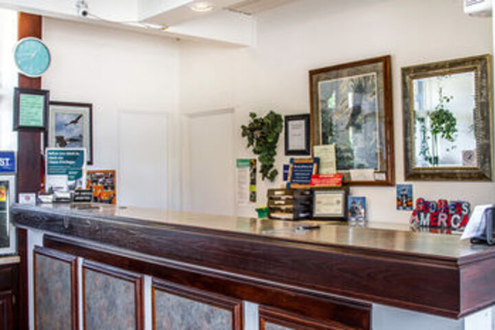 Rodeway Inn & Suites