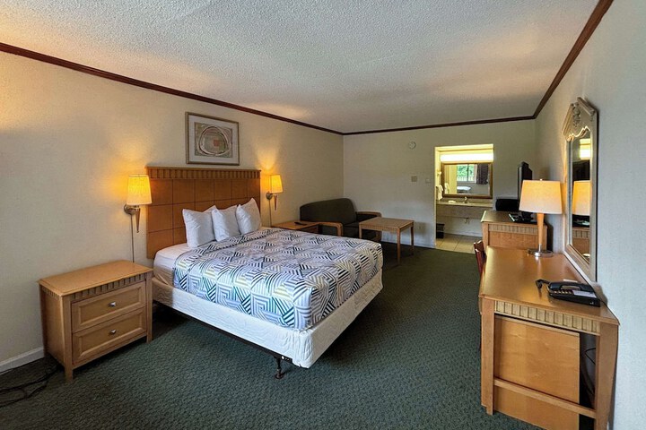 Motel 6 Pocomoke City MD