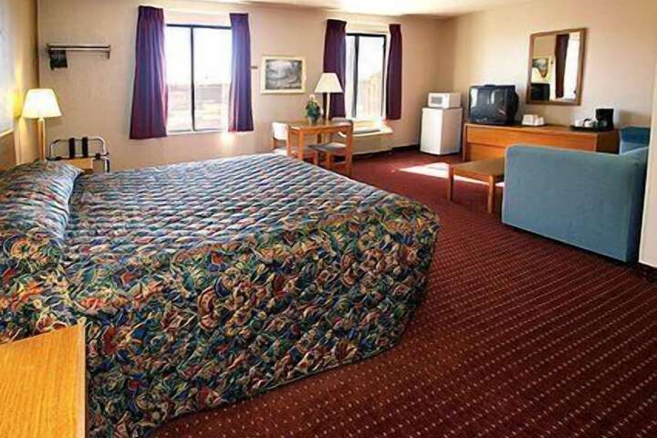 Room 27 of 32