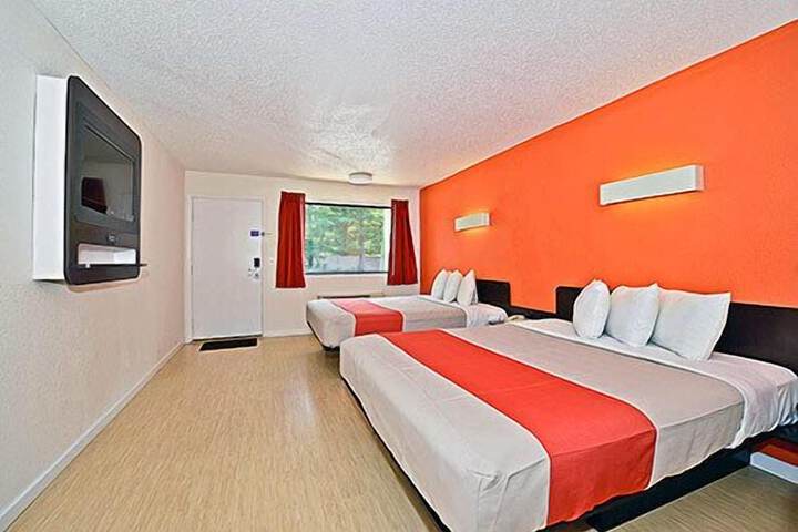Room 30 of 49