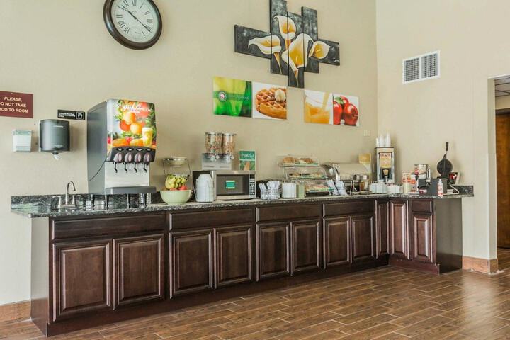 Quality Inn & Suites North Montgomery