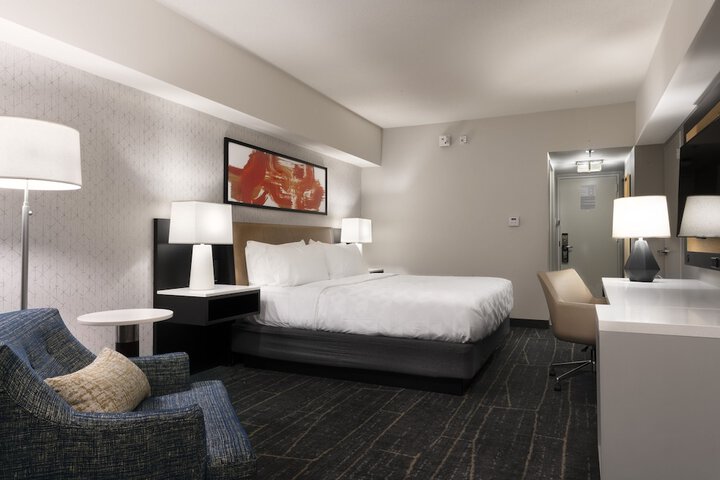 Room 62 of 168