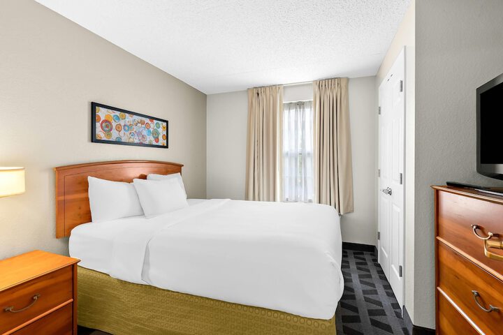 MainStay Suites Middleburg Heights Cleveland Airport