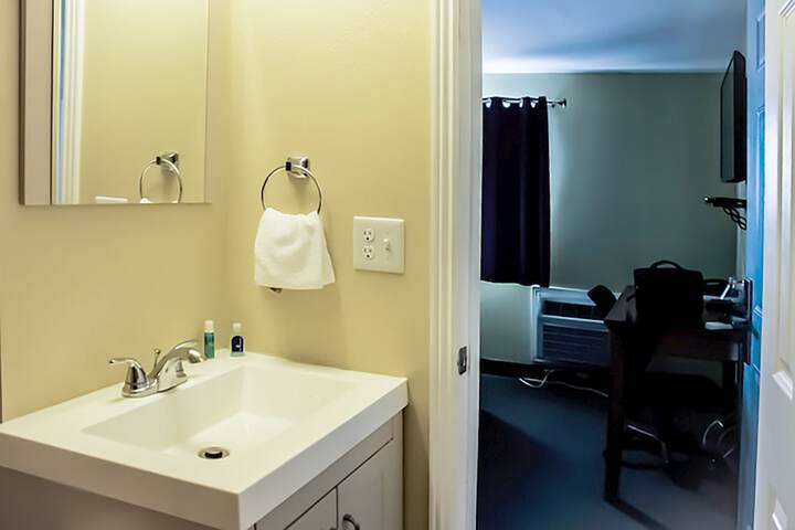 Room 17 of 47