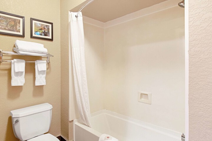 Room 14 of 35