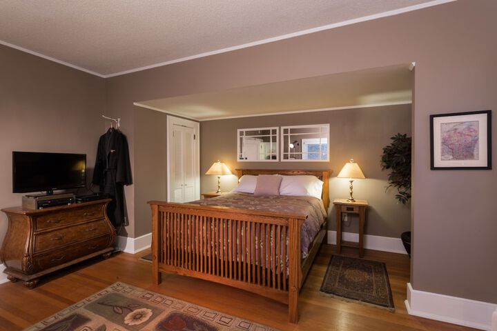 Room 33 of 74