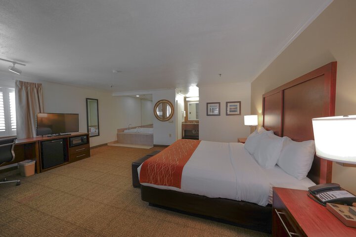 Room 35 of 65