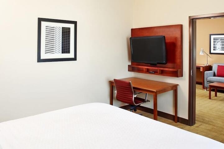 Room 12 of 19