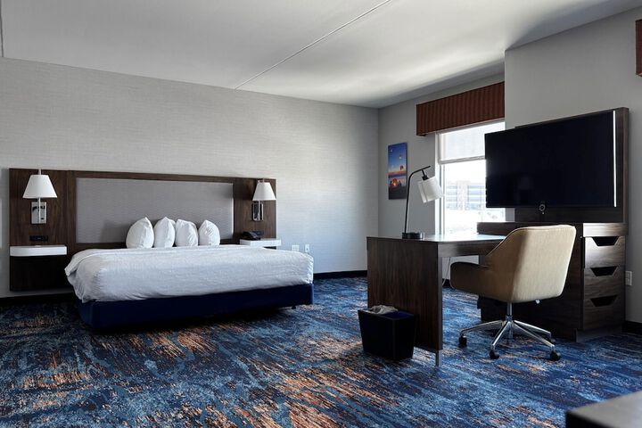 Hampton Inn & Suites Erie Bayfront