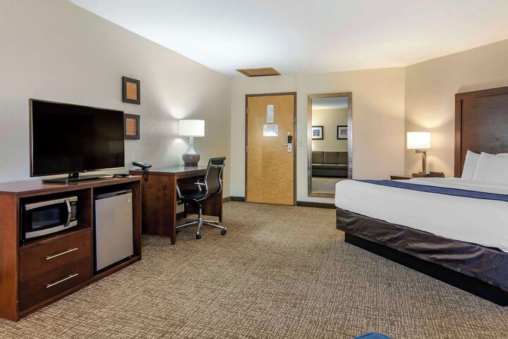Room 27 of 41