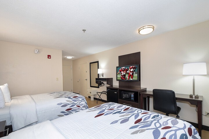 Room 9 of 16