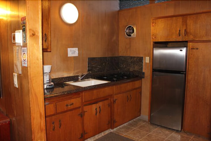 JAYES TIMBERLANE RESORT