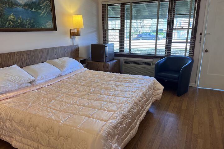 Room 25 of 53