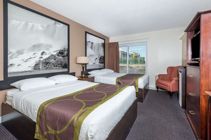 Room 16 of 24