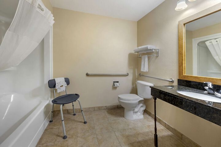 Room 10 of 41