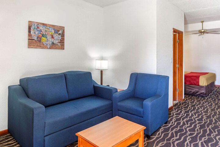Room 27 of 41