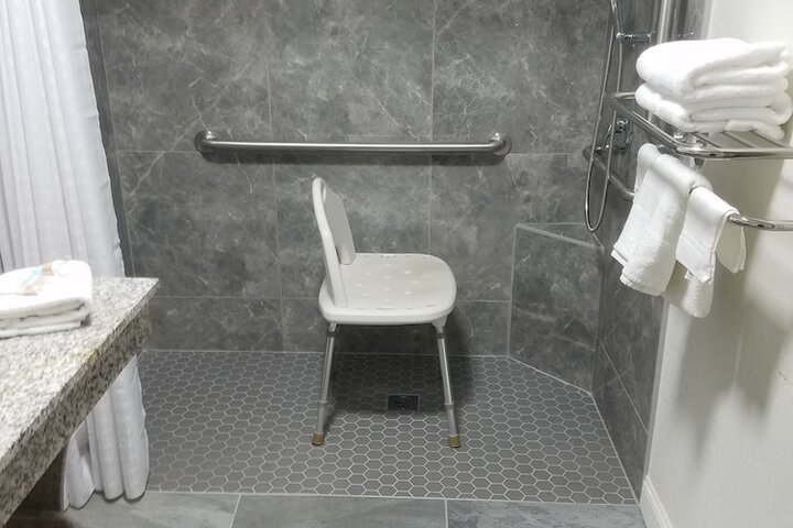 Room 9 of 26