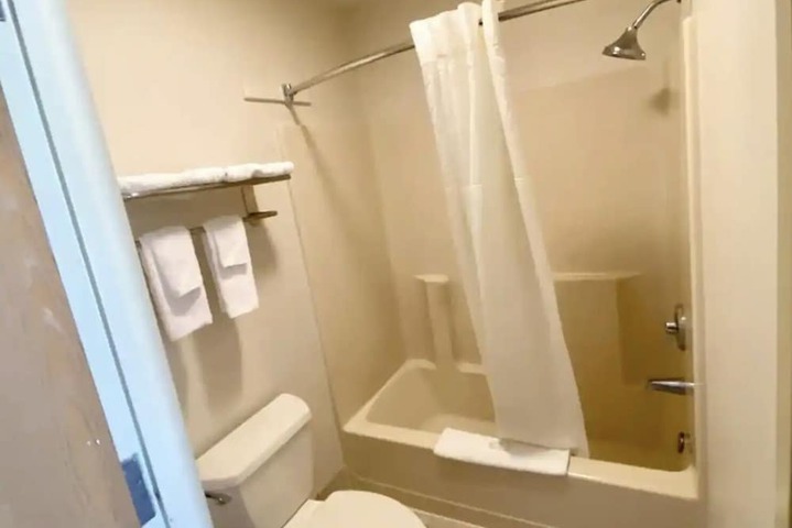 Room 14 of 15