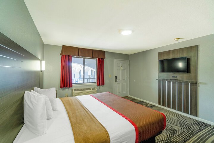 Room 46 of 70