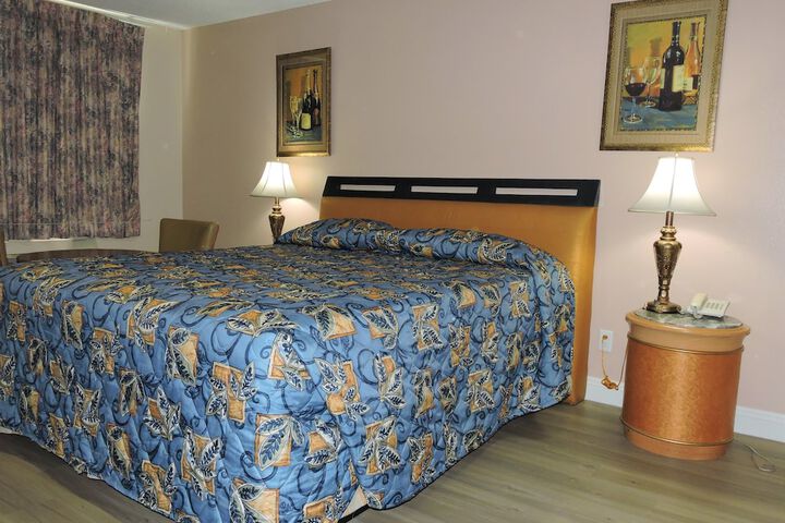 Room 32 of 32