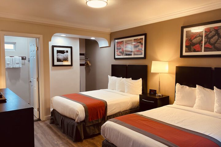 Room 12 of 18