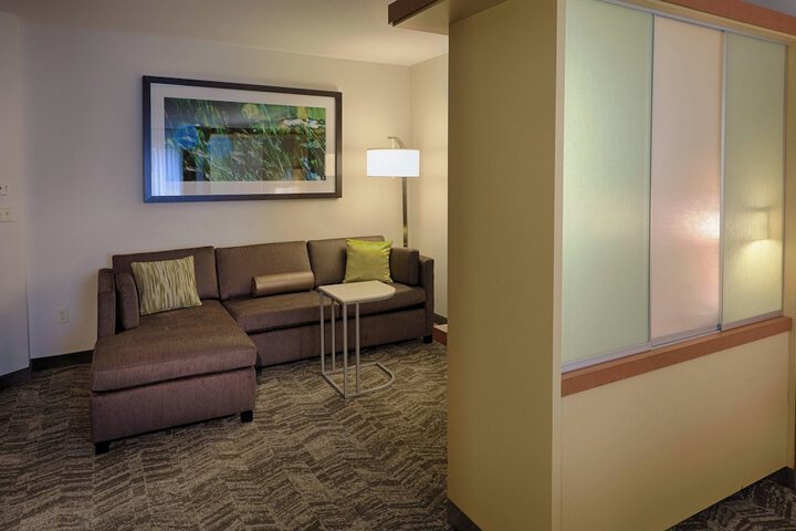 Room 10 of 20