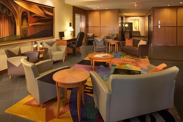 Radisson Hotel Milwaukee West
