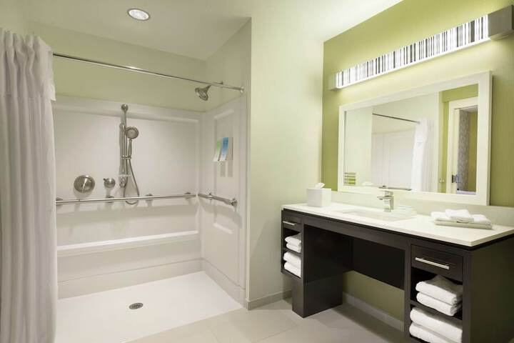 Room 14 of 26
