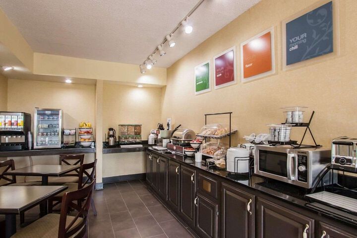 Quality Inn Hayti North
