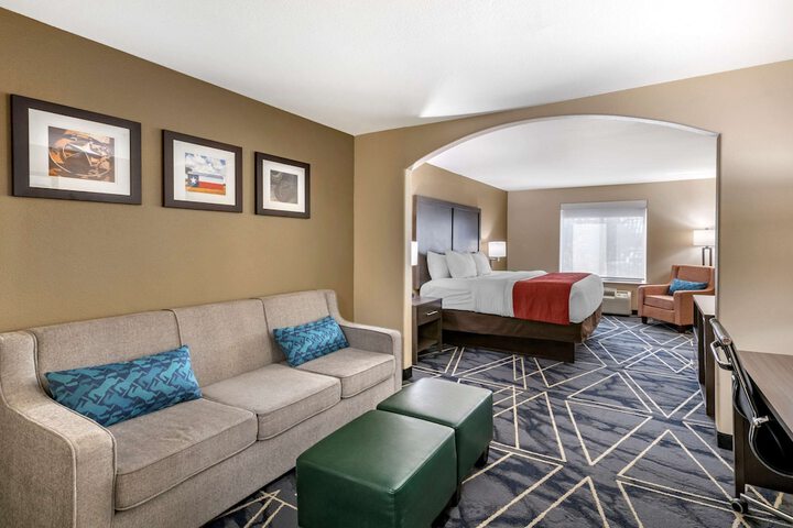 Room 15 of 36
