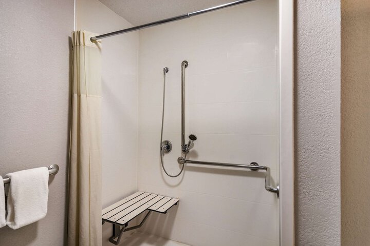 Room 28 of 30