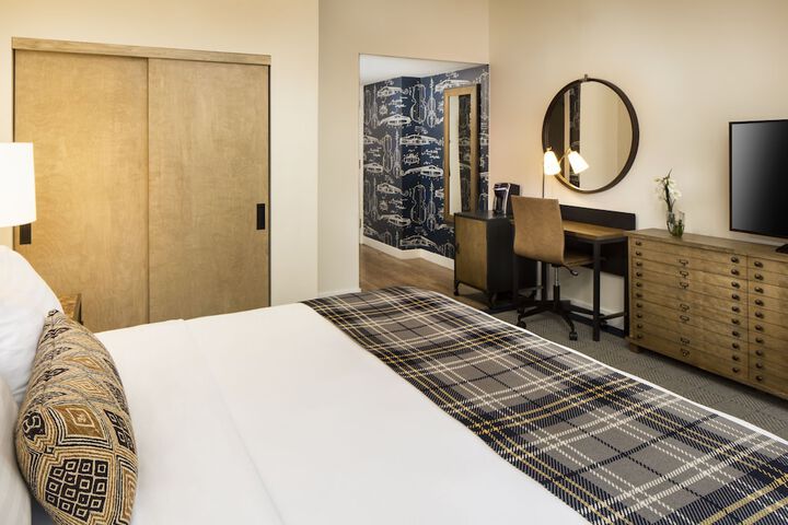 Room 50 of 79