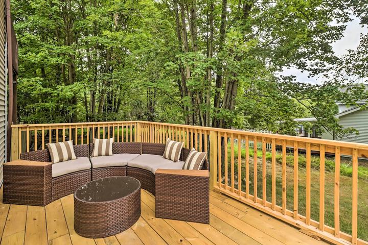 Chic Long Pond Family Home w / Fire Pits & Deck!