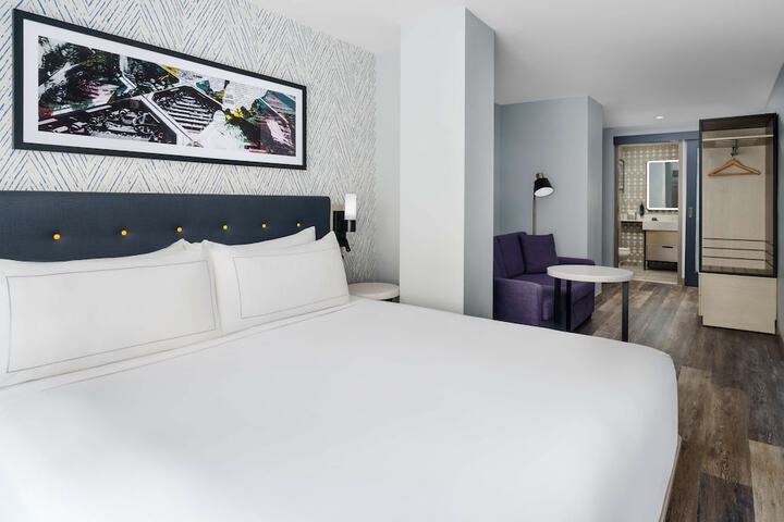Room 48 of 96