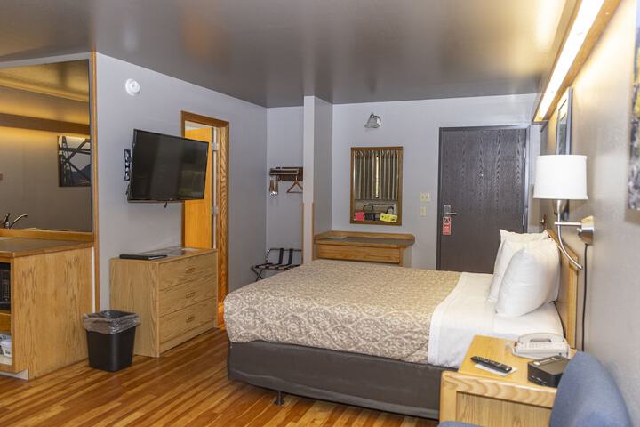 Room 16 of 39