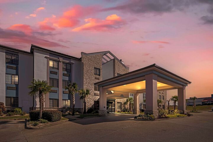 Hotel 3 of 49