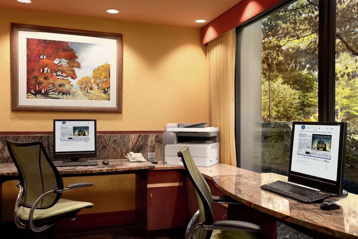 Business Center 27 of 27