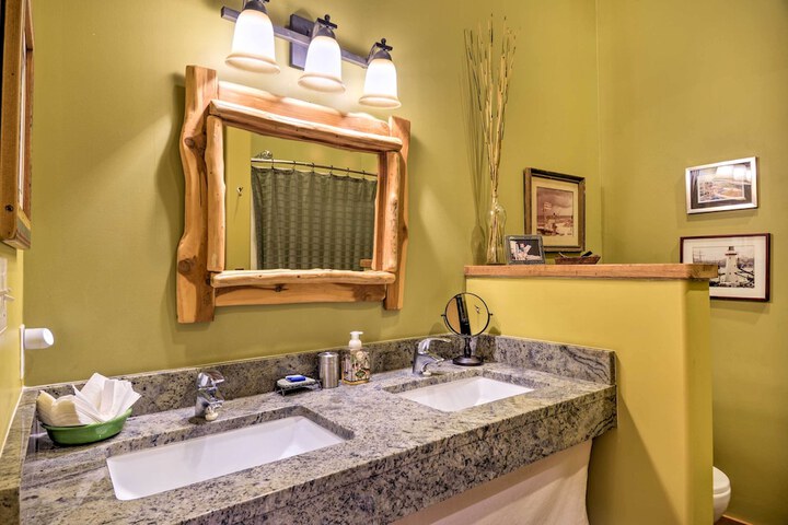 Family-friendly Del Norte Home w / Stunning Views!