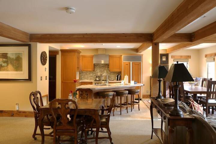 The Chateaux Deer Valley